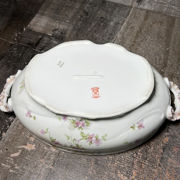 Vintage Elite Works Oval White Casserole with Lid Purple flowers Limoges France - Picture 11 of 13